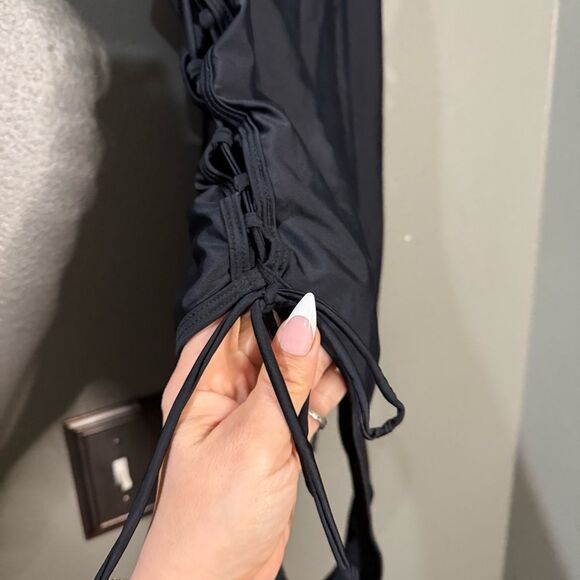 SHEIN Black Classic One Piece Swimsuit - Picture 6 of 7